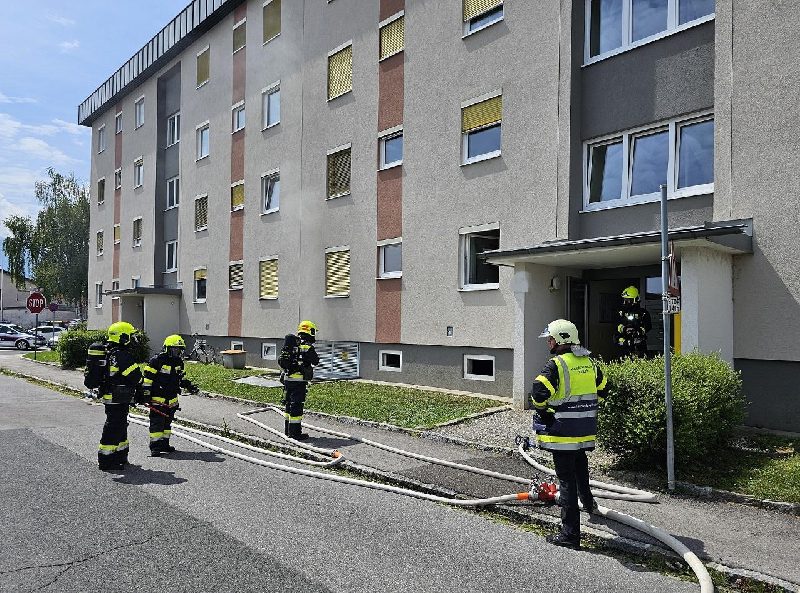 Balkonbrand und Trafobrand (Bild 2)